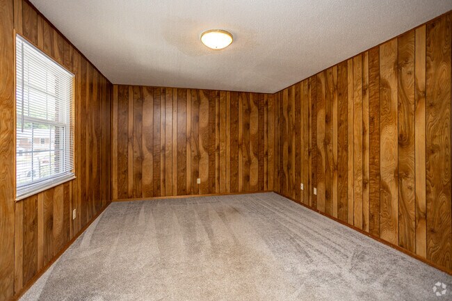 2BR, 1BA - 800SF - Living Room