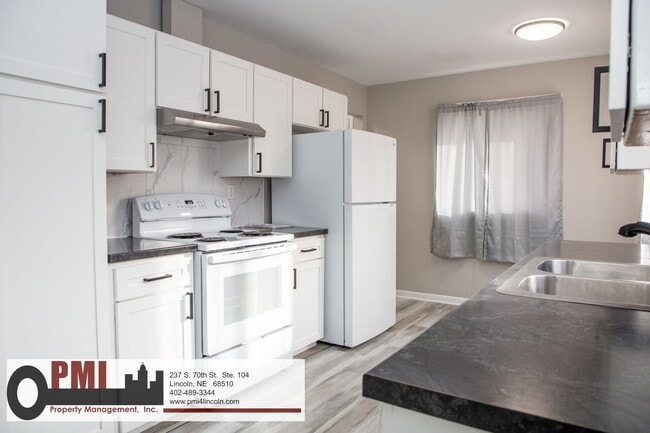 Photo - 820 S 38th St Unit 2