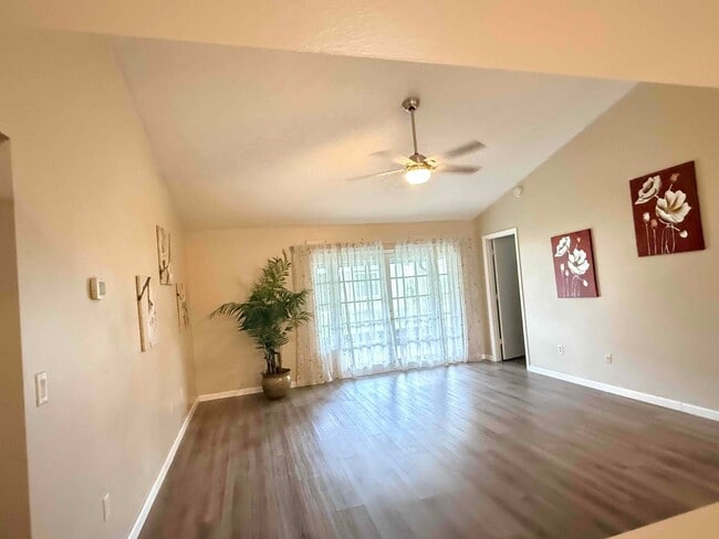 Photo - 3968-3105 105th Ave N