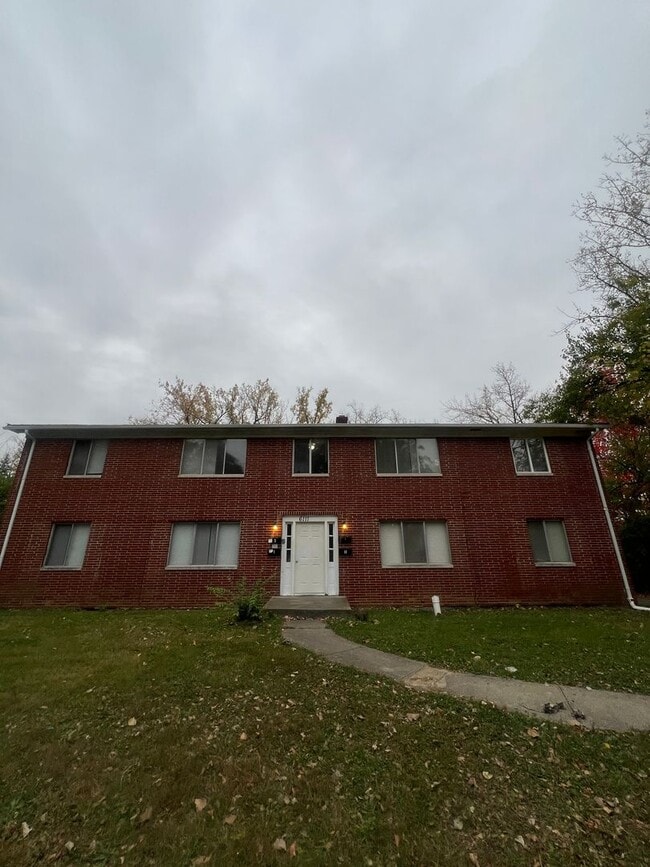 Building Photo - 6111 Laurel Hall Dr Unit 6111 Laurel Hall Dr #1