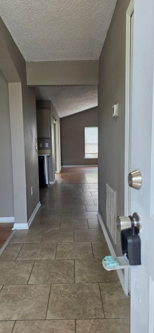 Photo - Spacious 3BR Home with Florida Room & Fenced Backyard