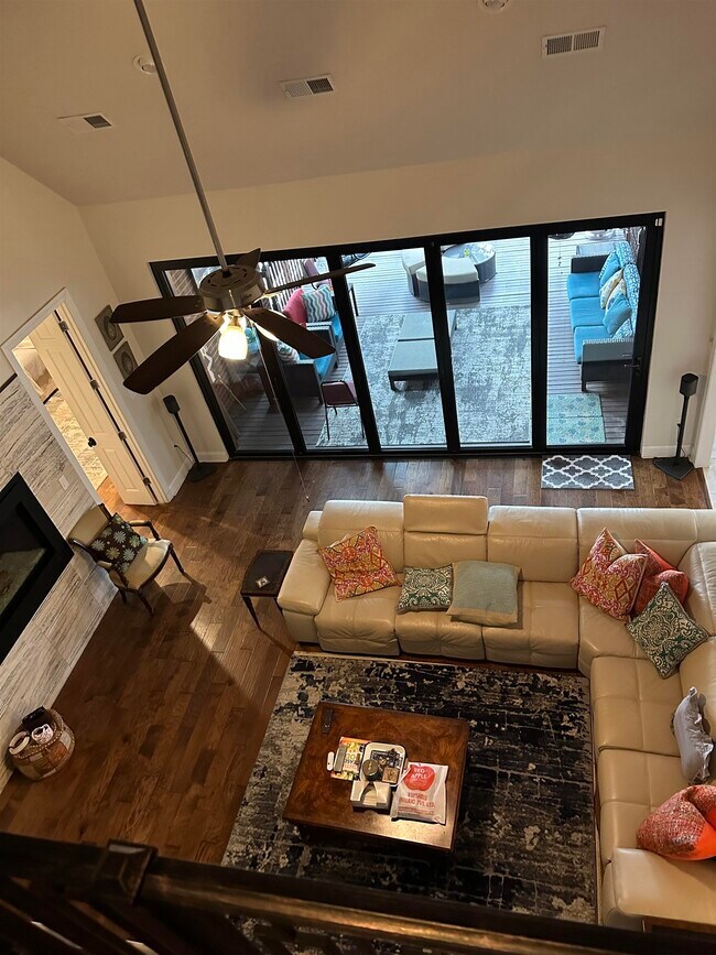 Photo - 1602 Stonehedge Dr