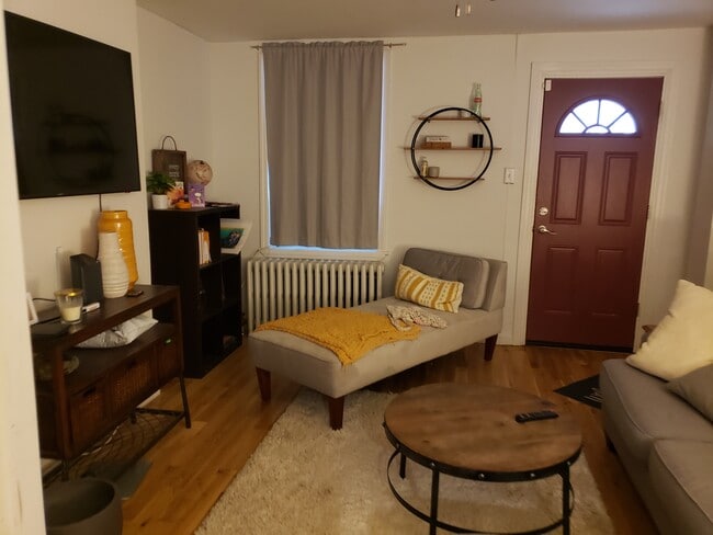 Photo - 373 Martin St