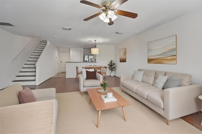 Photo - 1719 Redwing Pines Dr