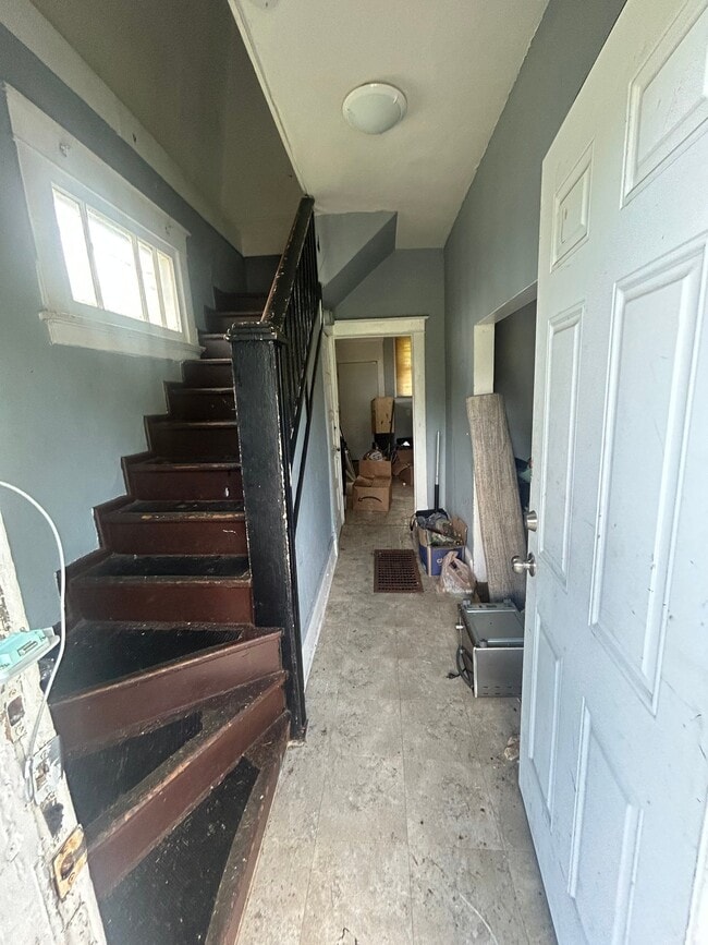 Photo - 5230 Thrush Ave