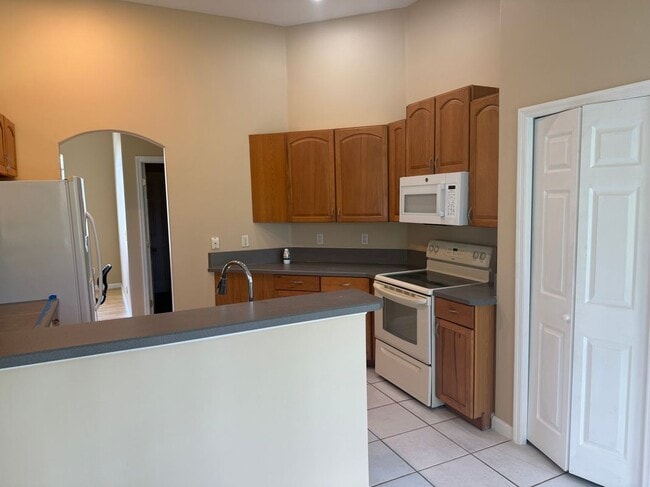 Photo - 18 Poinbury Dr Unit single family