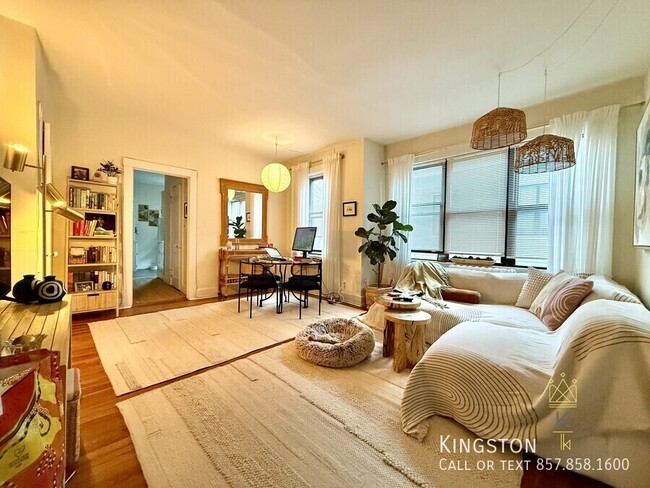 Building Photo - 124 Babcock St Unit 26B