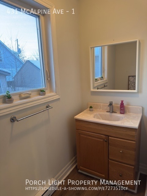 Photo - Main Floor With Parking, Laundry, Yard and Plenty of Storage Unité 1