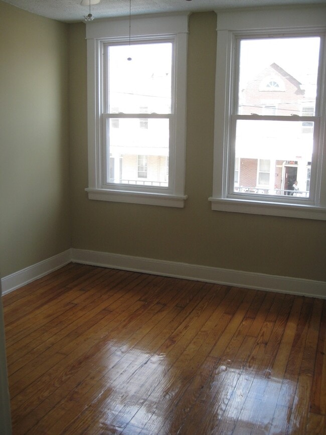 Building Photo - 20 S Allen Ave Unit 2