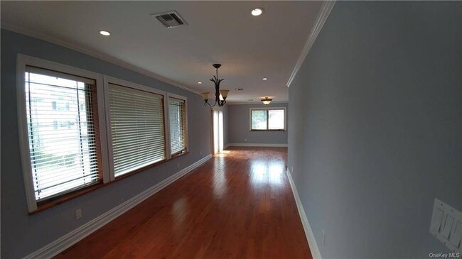 Photo - 113 Maple Pl