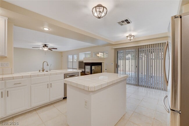 Photo - 432 Staghorn Pass Ave