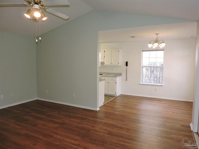 Photo - 345 Mirabelle Dr