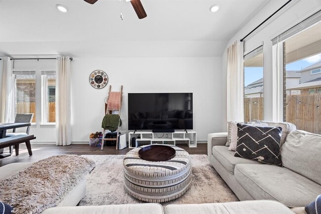 Photo - 329 Black Sheep Cv