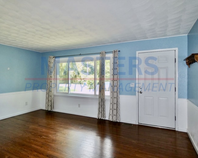Building Photo - 10477 Mandell Rd Rental