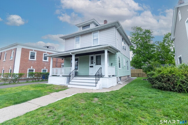 Photo - 271 Brown St