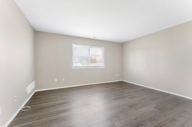 Photo - Huron River Garden City Apartments