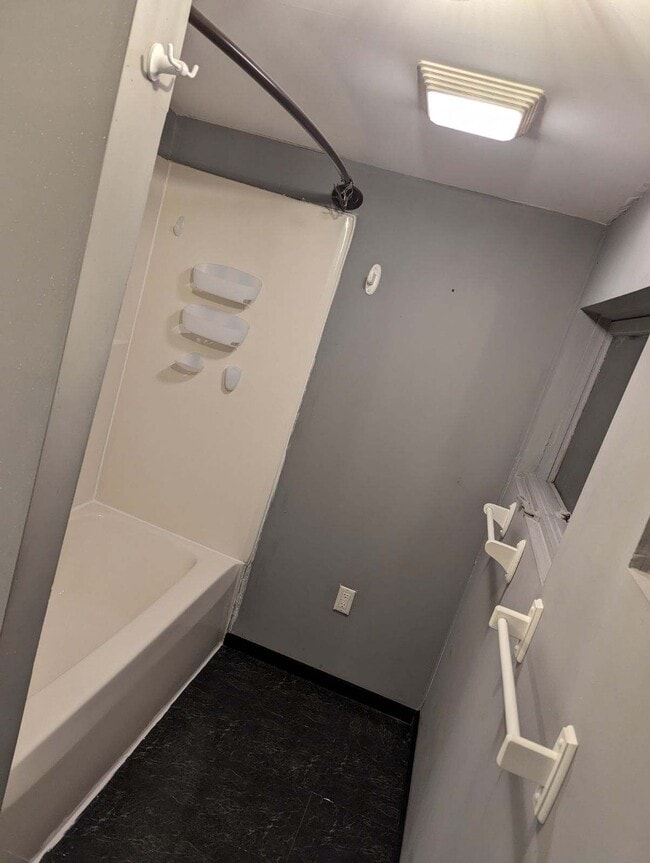 Photo - 102 Garfield St