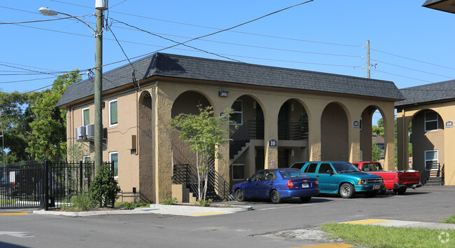 Building Photo - University Plaza Rental