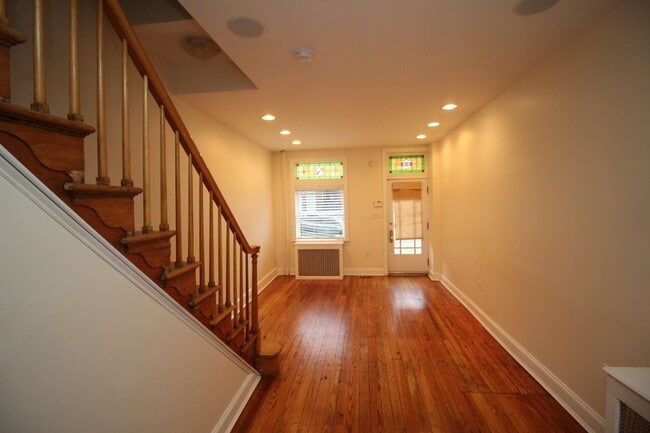 Photo - Exceptional Upper Fells 2bd/2ba End Rowhome w/ CAC & Rooftop Deck!--Available 7/15