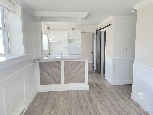 Photo - 1495 Gladstone Ave Unit 101