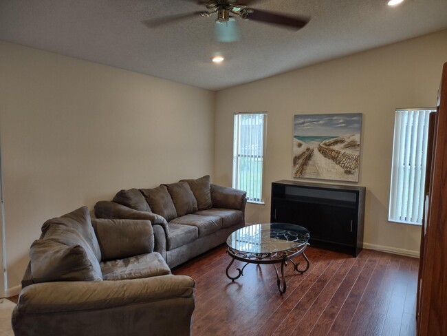 Building Photo - 1120 SE Palm Beach Rd Rental