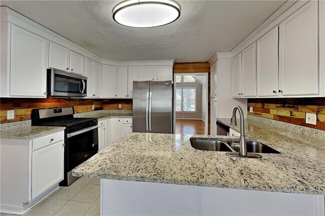 Photo - 3021 Wendy Ln