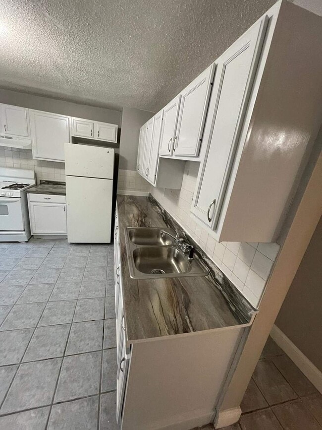 Building Photo - 47 Algonquin Plz Unit 47