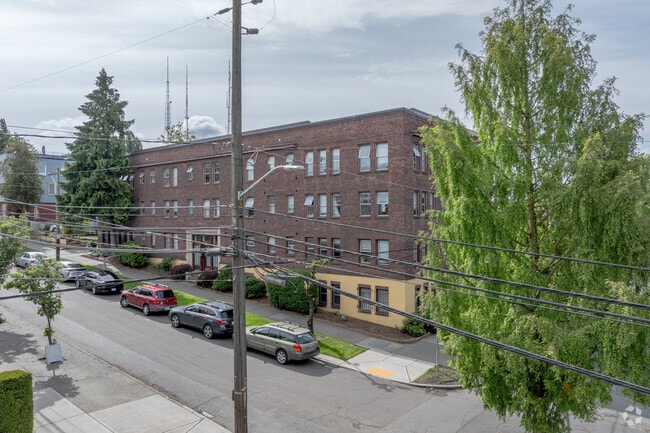 Glen Ellen Apartments