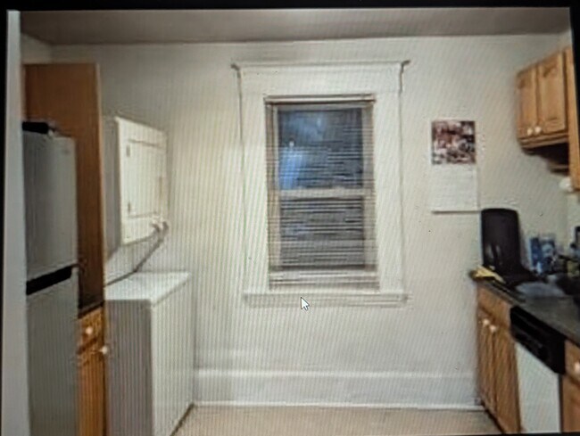 W/D - 15 Laurel St Unit 1