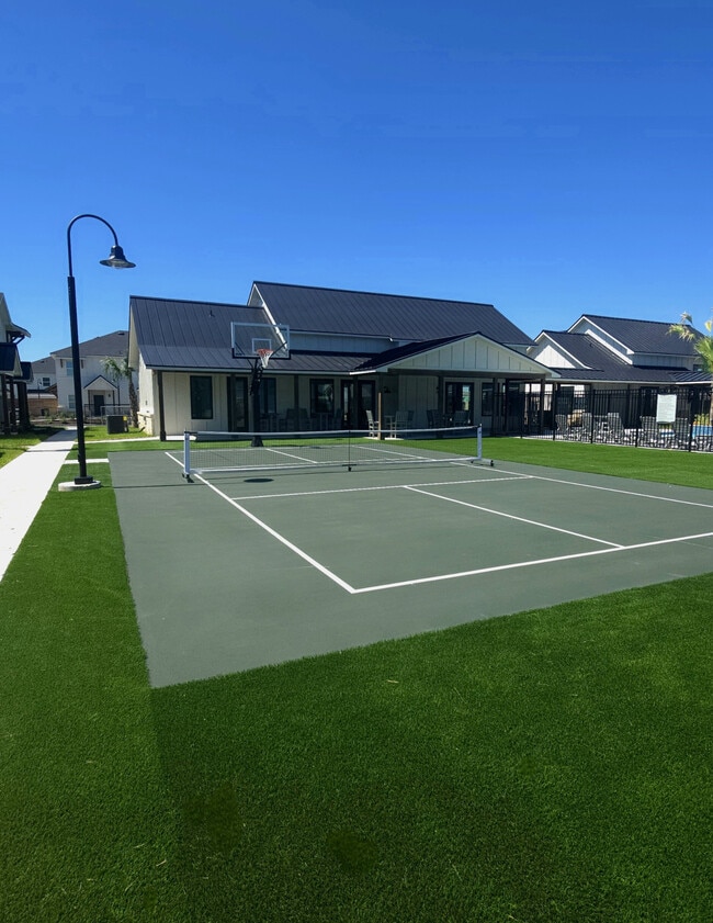Sports Court with Pickleball and Cornhole - Seagrass Cottages at Northshore