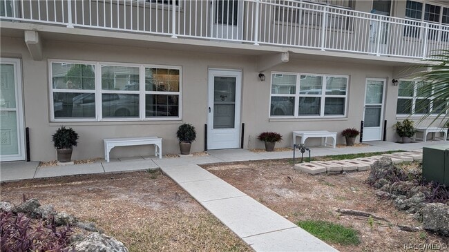 Building Photo - 41 Beach Ln