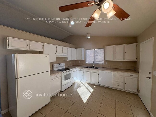 Photo - 6801 W Shangri La Rd