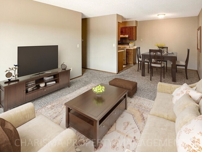 Building Photo - NEWLY UPDATED 2 BD, 1 BA NEAR DOWNTOWN SIO... Unit 809 W 10th St #7 Rental
