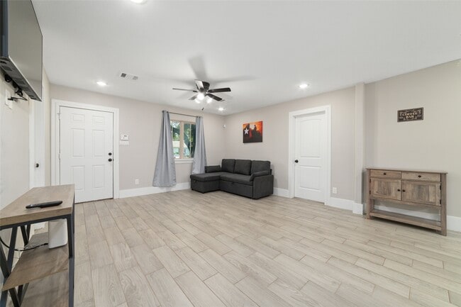 Photo - 6720 Cathcart Dr