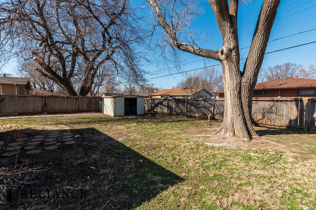 Photo - 2425 N Marigold Ln