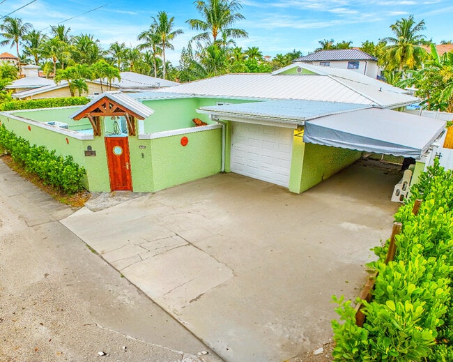 Photo - 810 Bamboo Ln