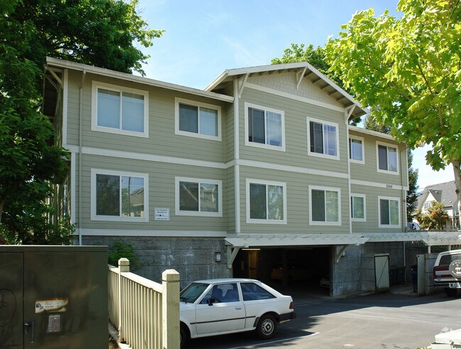 Trinity Court Apartments - Trinity Court Apartments