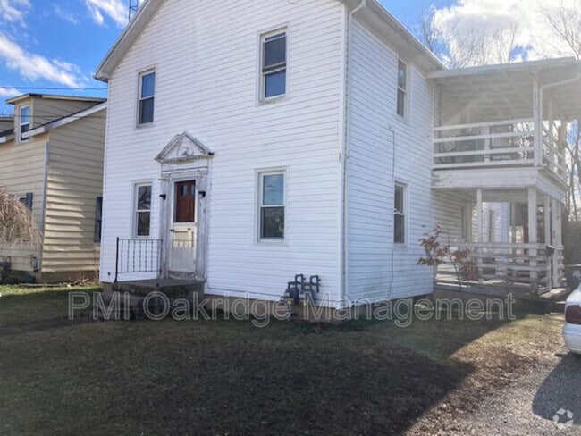 Building Photo - 906 Race Dr Rental