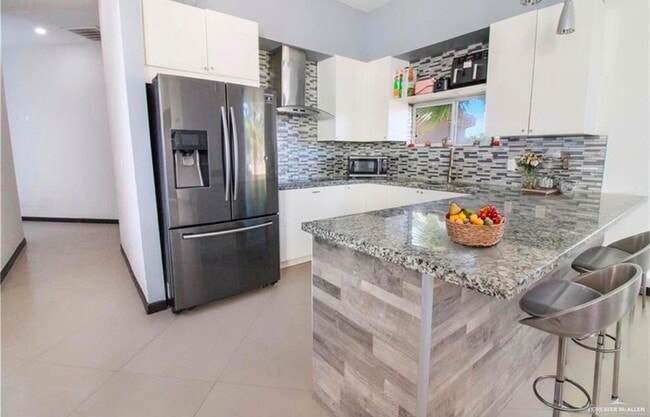 Photo - 800 New Orleans Cir