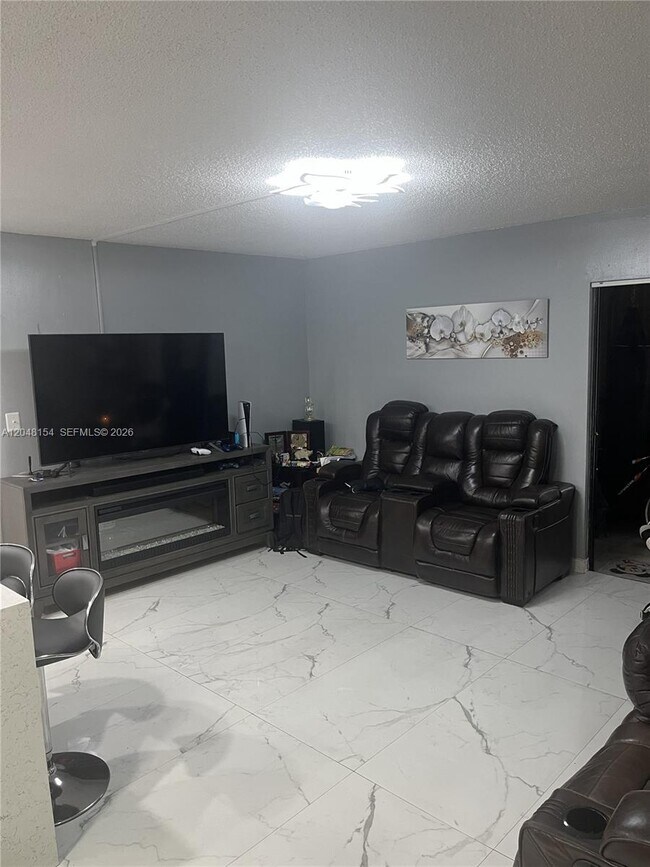 Photo - 819 NE 199th St Unit 6-101
