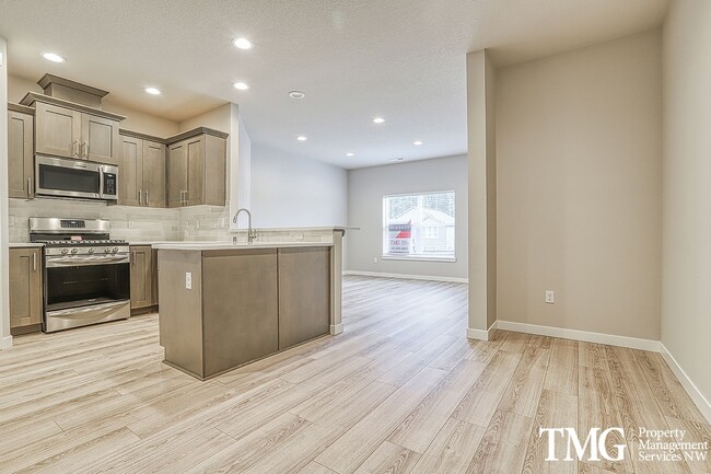 New Construction 3 Bed 2.5 Bath Townhome i... - New Construction 3 Bed 2.5 Bath Townhome i...