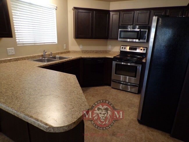 Photo - Great 3 Bed 2 Bath Sandy Condo!!