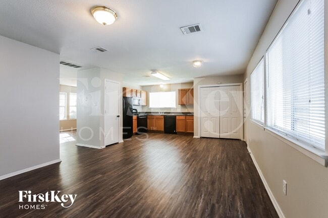 Photo - 6217 Lone Prairie Way