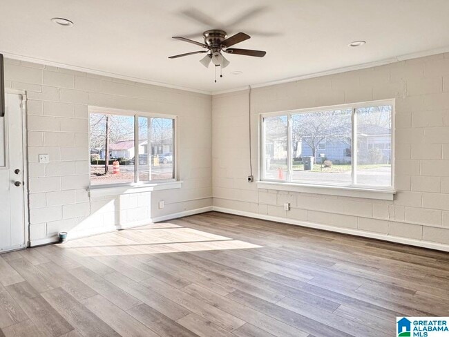 Photo - 5624 Avenue Q