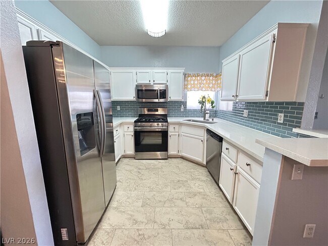 Photo - 1830 N Buffalo Dr Unidad 1038