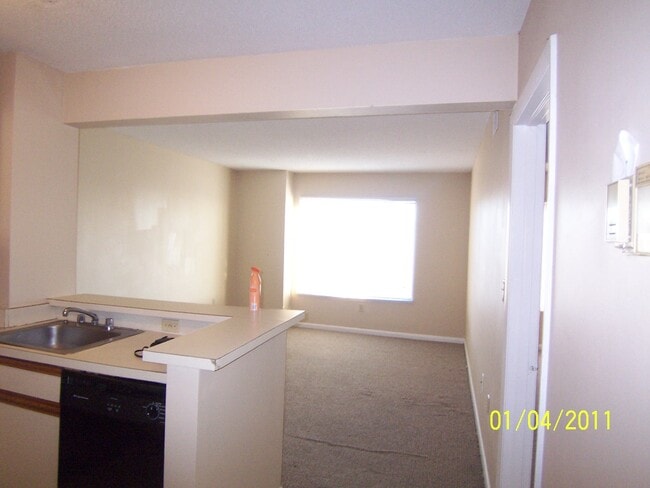Photo - 1600 Park Cir