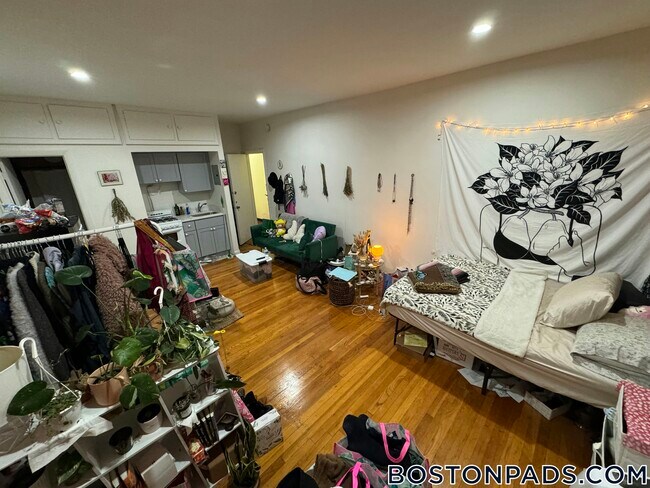 Photo - 153 Brighton Ave Unidad 17