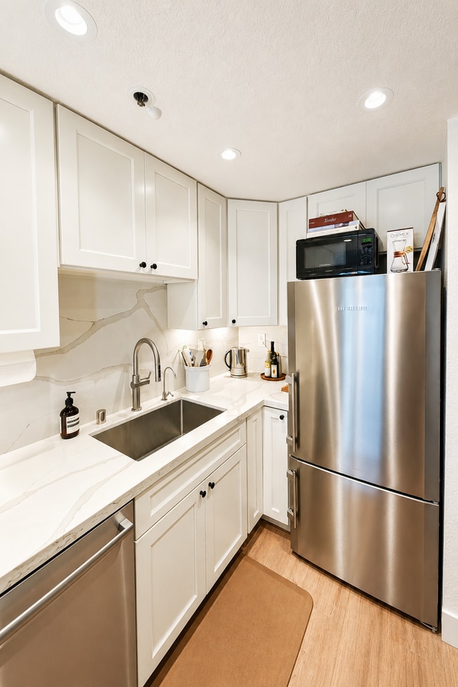 Photo - 201 Harrison St