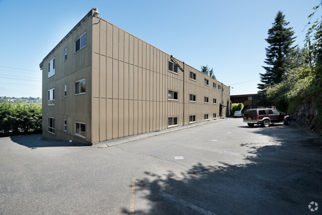 Building Photo - TOP FLOOR! NORTH QUEEN ANNE! GORGEOUS HARD... Unit 17 Rental