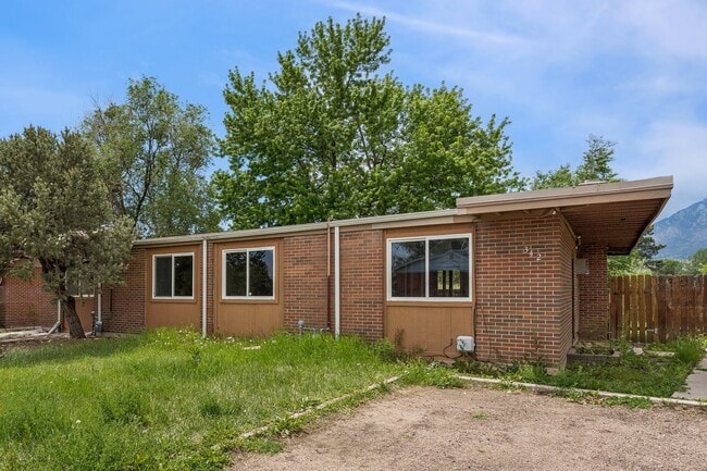 Photo - 340 Fairway S